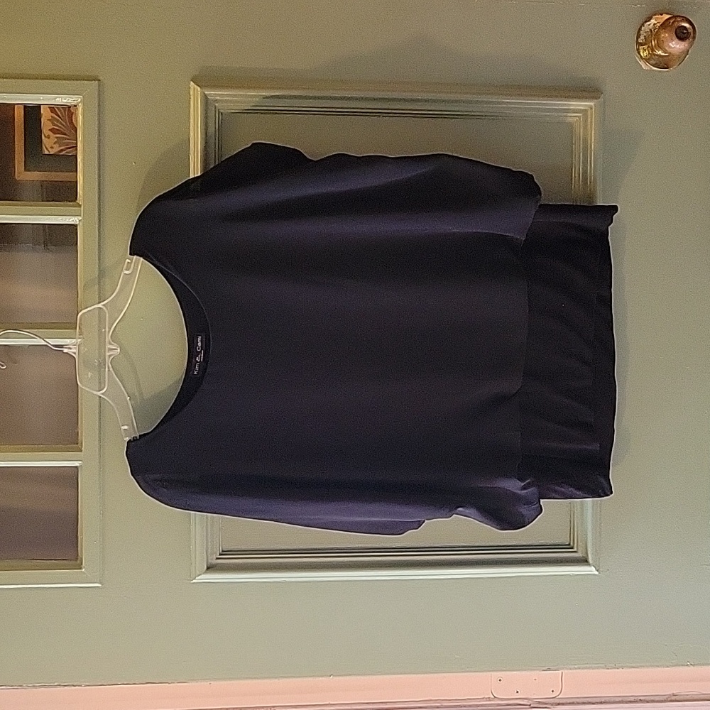 Kim & Cam black top